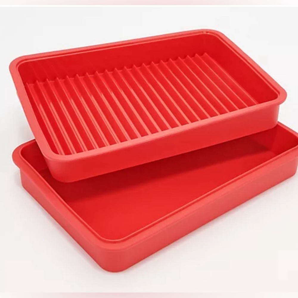 NWT Good Housekeeping Silicone Tray/ Crisper 2 pc. Set